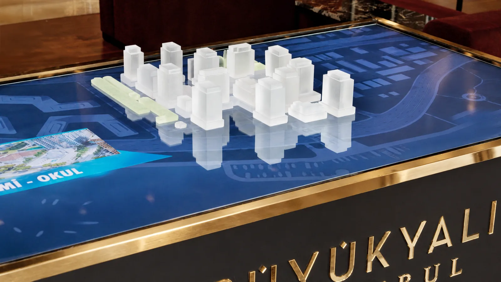 Büyükyalı scale model over the digital city map